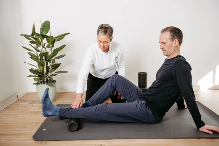 Faszien-Rollmassage nach Liebscher & Bracht - gegen Beinschmerzen