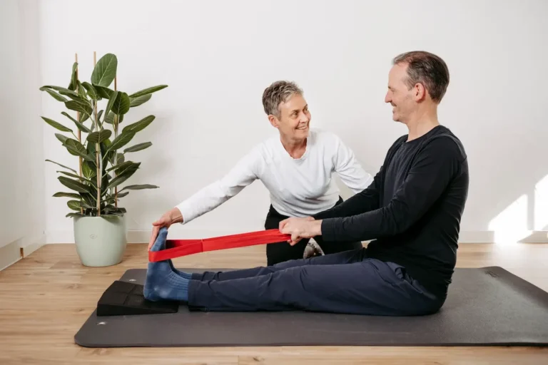Liebscher & Bracht Engpassdehnung -hintere Bein Übung